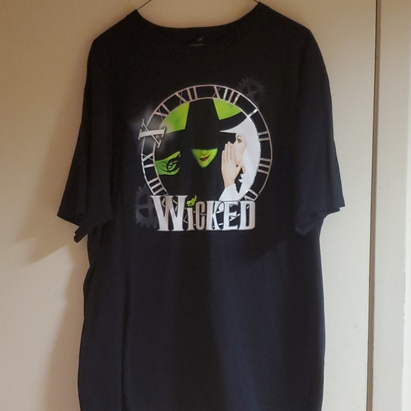 Broadway show 'Wicked" T-shirt. - Picture 2 of 2